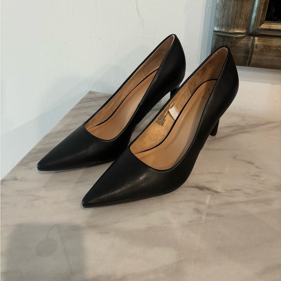 Shoes - Women’s Cindy Mid-Heels